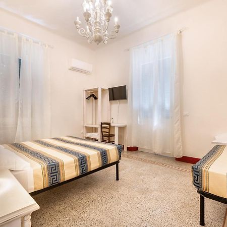 Lia Apartment Специя Екстериор снимка