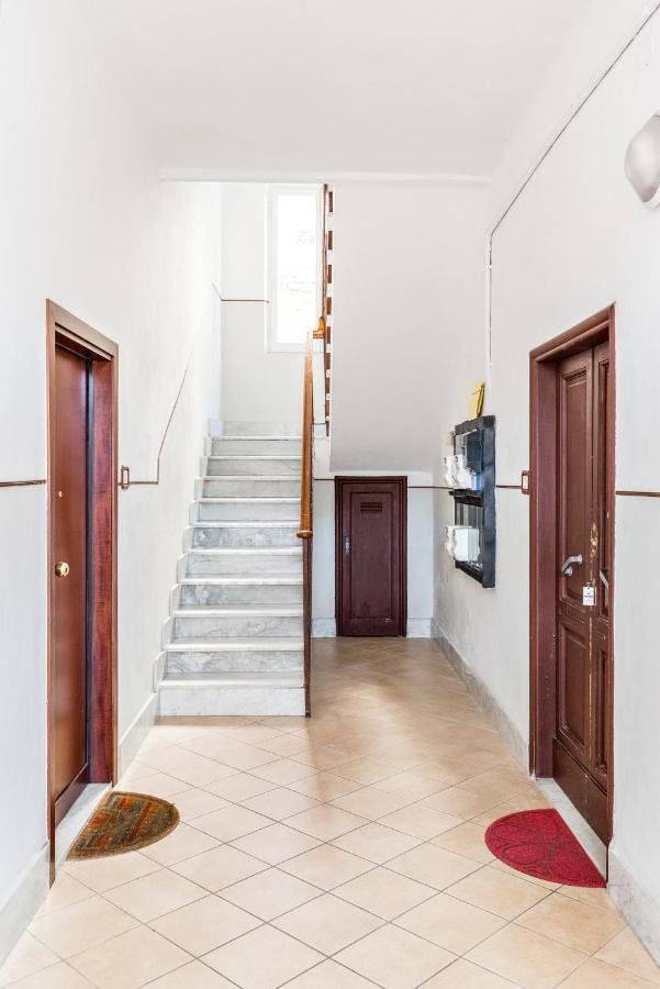 Lia Apartment Специя Екстериор снимка