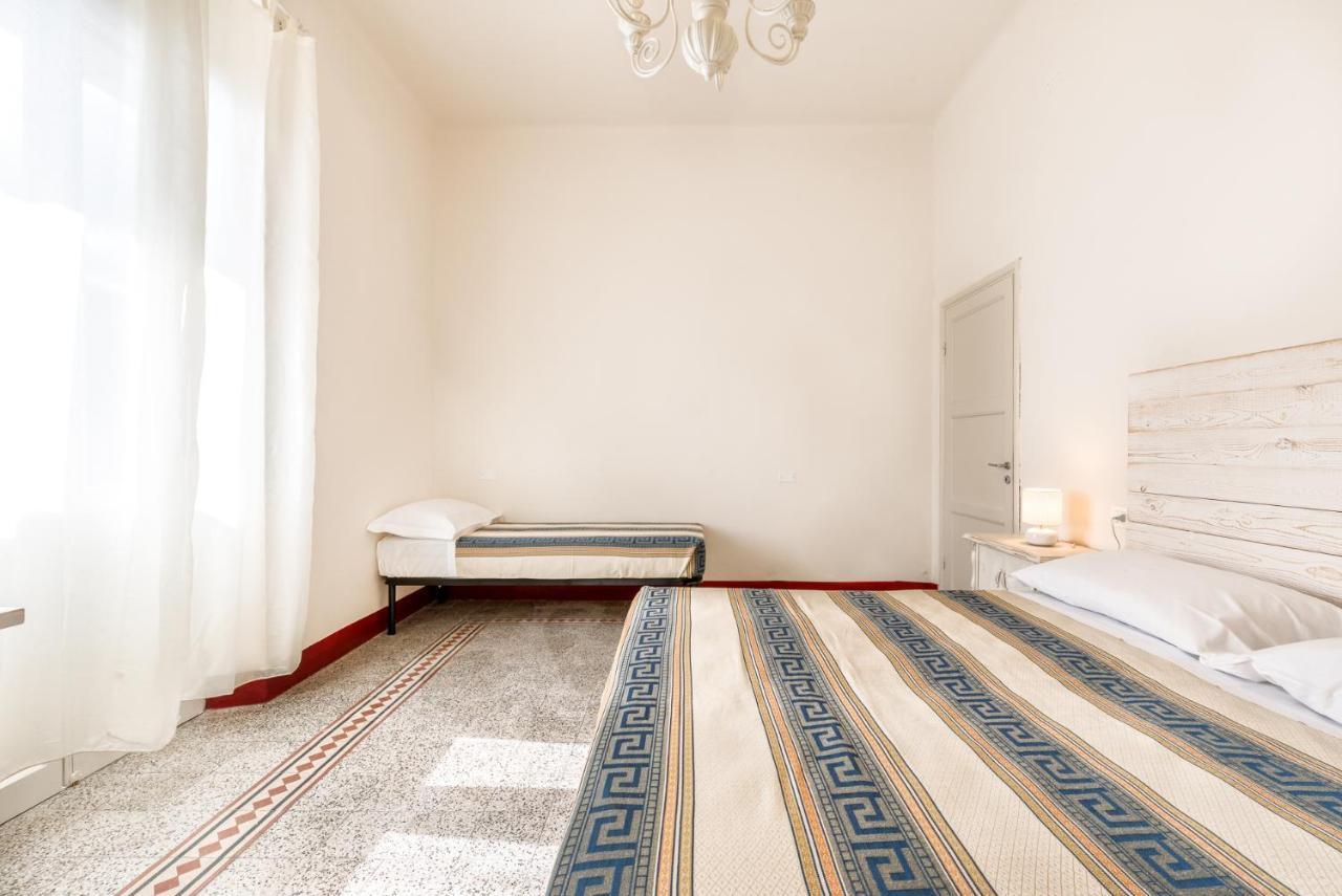 Lia Apartment Специя Екстериор снимка