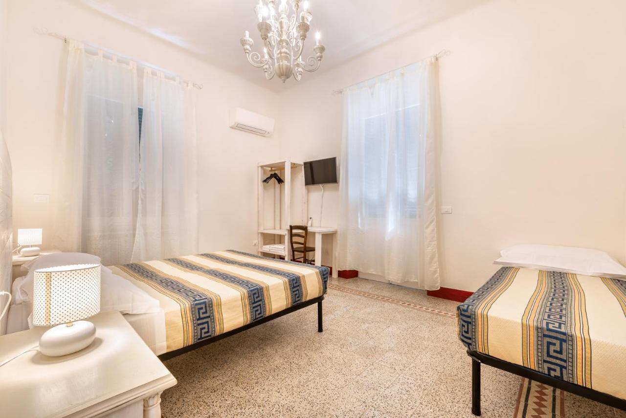 Lia Apartment Специя Екстериор снимка